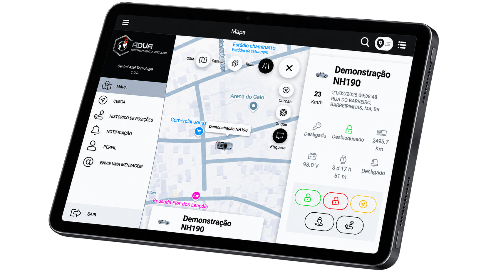Plataforma ADVA em um tablet, com mapa e informações do veículo